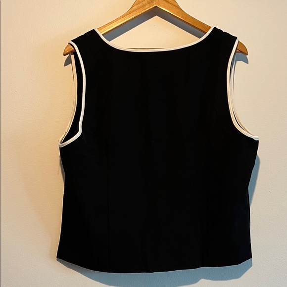 Kaii Black and White Trim Tank Top - Picture 3 of 3